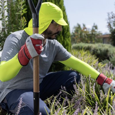 Protección contra el sol en el trabajo para prevenir golpes de