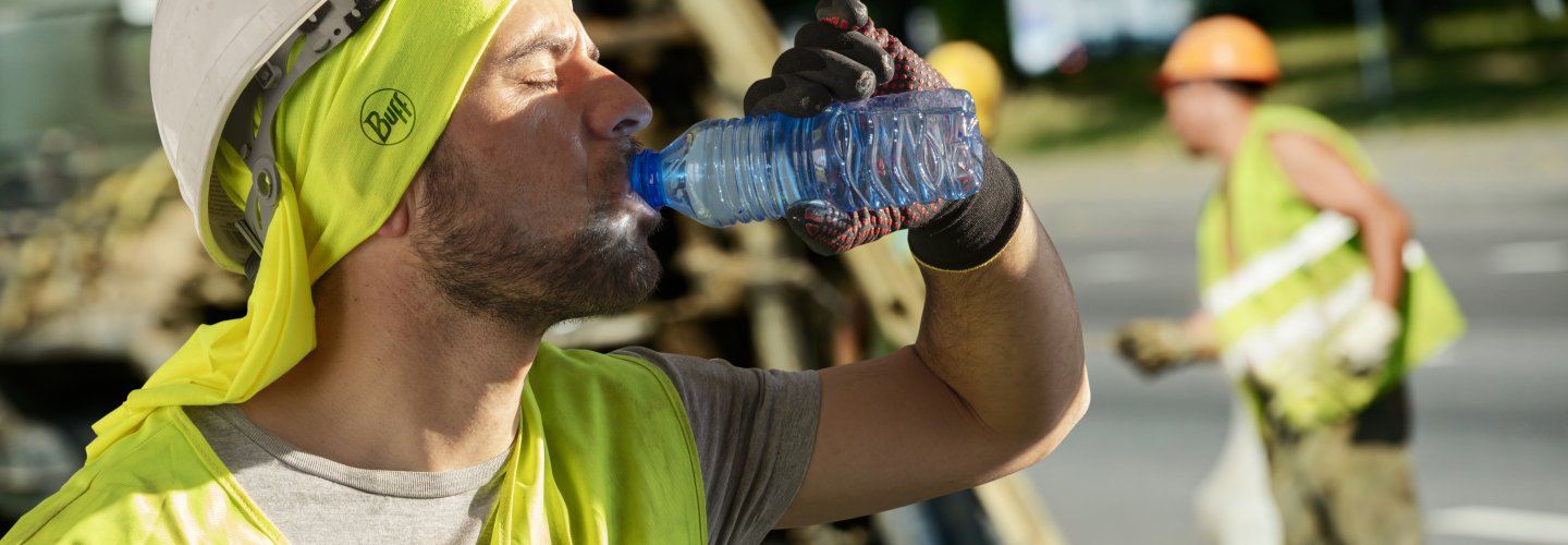 Sun protection at work to prevent heatstroke and other problems